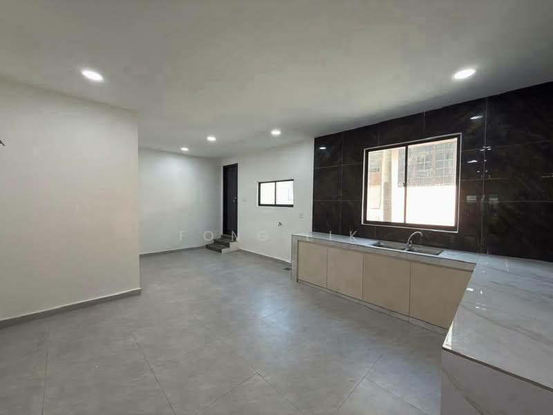 2-storey Terraced House for Sale in Taman Molek (Johor Bahru) - Fong Lik - Kitchen - PropertyGuru.com.my