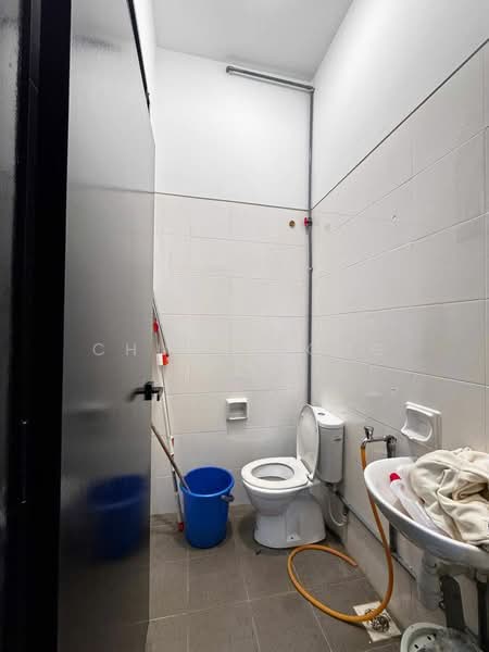 Rumah Teres 2 Tingkat untuk Dijual di Johor Bahru (Johor) - Chuan Hong Kee - Bathroom - PropertyGuru.com.my