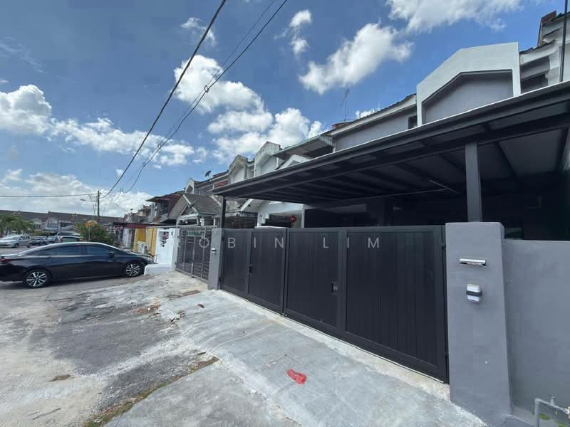 2-storey Terraced House for Sale in Taman Molek (Johor Bahru) - Robin Lim - Exterior - PropertyGuru.com.my