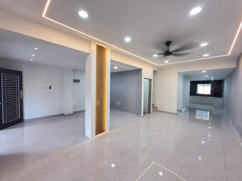2-storey Terraced House for Sale in Taman Molek (Johor Bahru) - Robin Lim - Living Room - PropertyGuru.com.my