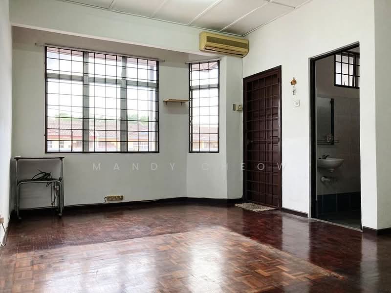2-storey Terraced House for Sale in Bukit Beruntung (Selangor) - Mandy Cheow - Living Room - PropertyGuru.com.my