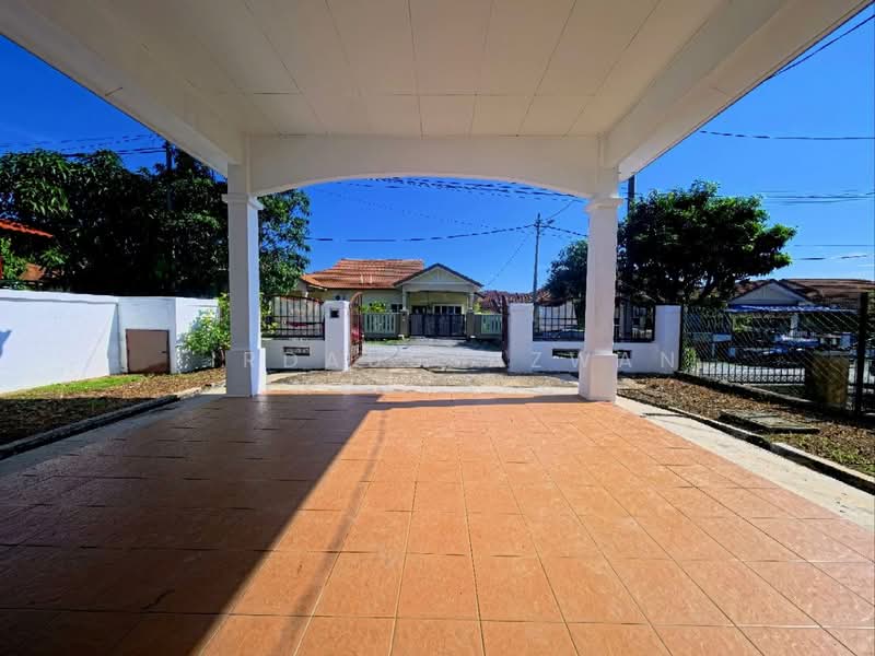 Semi-Detached House for Sale in Bandar Baru Salak Tinggi (Sepang) - Firdaussazwan Mustafa - Exterior - PropertyGuru.com.my