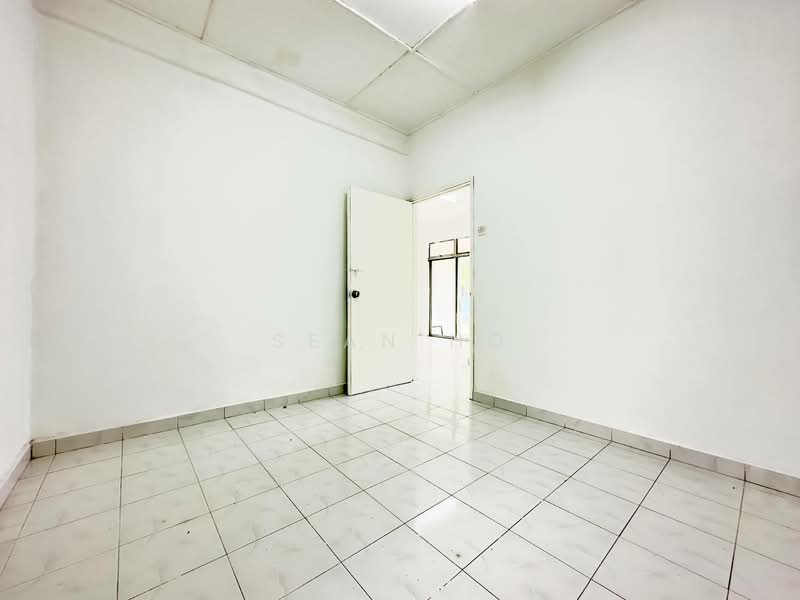 Rumah Teres 1 Tingkat untuk Dijual di Taman Desaria (Nilai) - Azira Ahmad - Interior - PropertyGuru.com.my