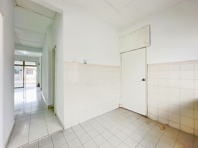 Rumah Teres 1 Tingkat untuk Dijual di Taman Desaria (Nilai) - Azira Ahmad - Corridor - PropertyGuru.com.my