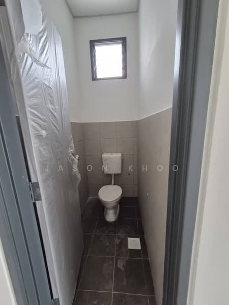Shop / Office for Rent in Bandar Putra (Kulai) - Jason Khoo - Bathroom - PropertyGuru.com.my