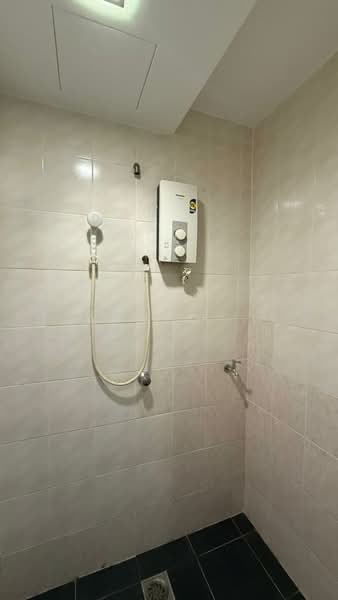 Pangsapuri untuk Dijual di Halaman Kenanga - Aswad . - Bathroom - PropertyGuru.com.my