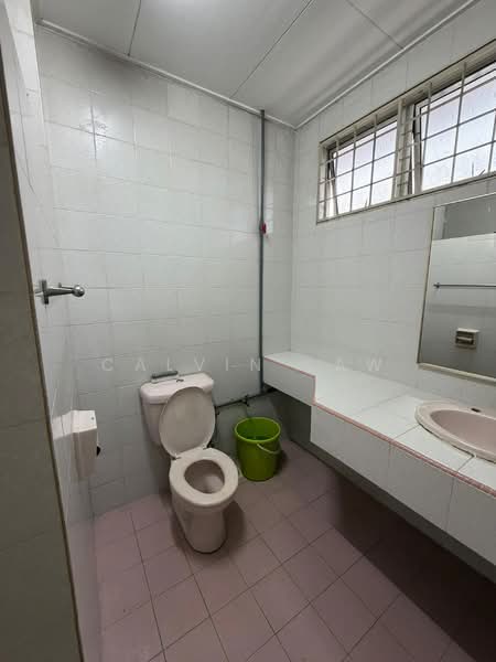 Rumah Teres 2 Tingkat untuk Dijual di Bandar Utama (Selangor) - Calvin Law - Bathroom - PropertyGuru.com.my