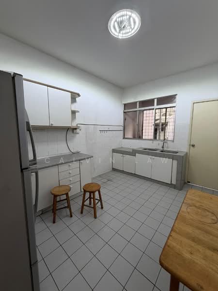 Rumah Teres 2 Tingkat untuk Dijual di Bandar Utama (Selangor) - Calvin Law - Kitchen - PropertyGuru.com.my