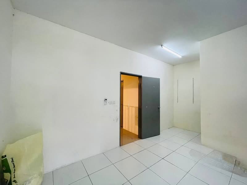 Rumah Bandar untuk Dijual di Kuala Selangor (Selangor) - Azmi . - PropertyGuru.com.my