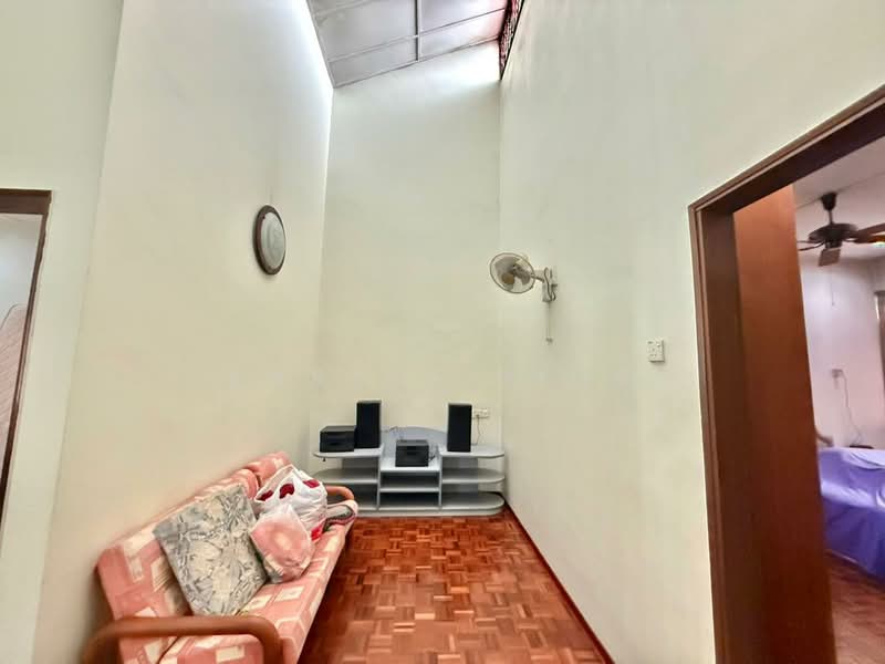 2-storey Terraced House for Sale in Taman Ungku Tun Aminah (Skudai) - Karine Sior - Living Room - PropertyGuru.com.my