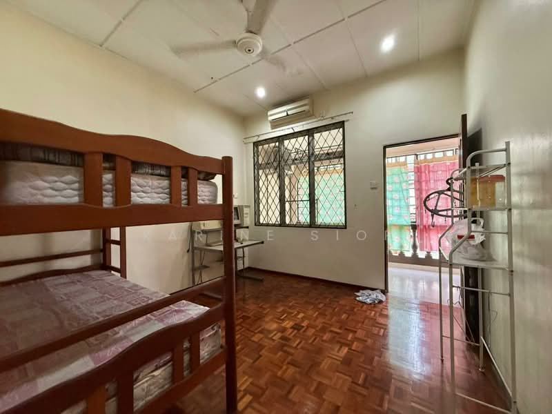 2-storey Terraced House for Sale in Taman Ungku Tun Aminah (Skudai) - Karine Sior - Bedroom - PropertyGuru.com.my