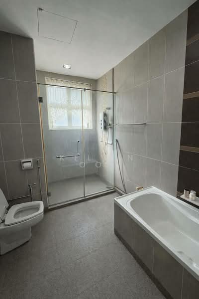 Rumah Berkembar untuk Dijual di Bayan Lepas (Penang) - Kelvin Ooi - Bathroom - PropertyGuru.com.my