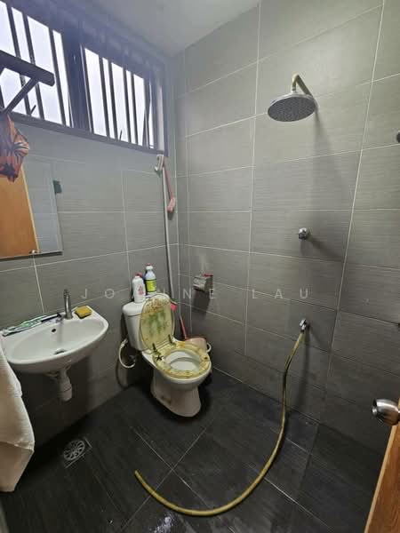 2-storey Terraced House for Sale in Taman Sutera Utama (Skudai) - Joanne Lau - Bathroom - PropertyGuru.com.my