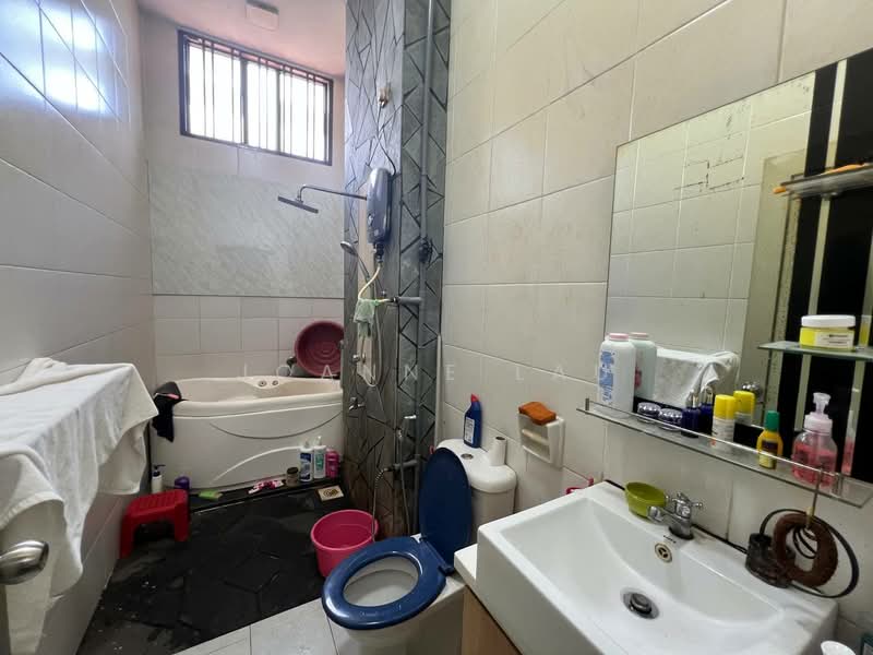 2-storey Terraced House for Sale in Taman Sutera Utama (Skudai) - Joanne Lau - Bathroom - PropertyGuru.com.my