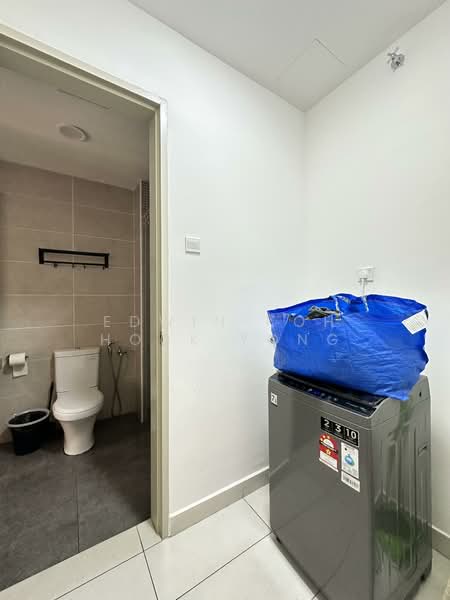 Service Residence for Sale at Bali Residences - Edwin Koh Hock Yong - Bathroom - PropertyGuru.com.my