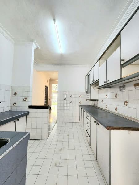 Rumah Teres 2 Tingkat untuk Dijual di Bandar Kinrara (Selangor) - Hazeman Omar - Kitchen - PropertyGuru.com.my