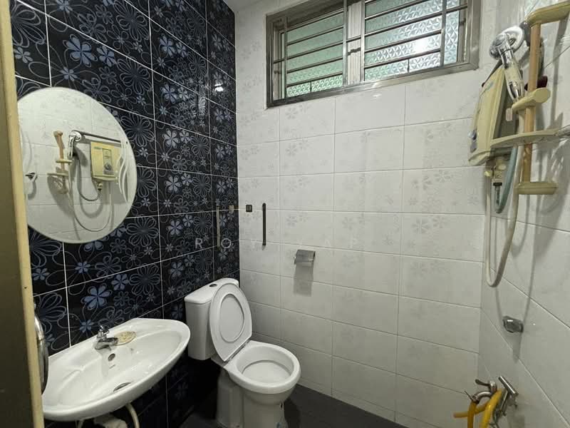 2-storey Terraced House for Sale in Taman Seri Orkid (Skudai) - Roy Yap - Bathroom - PropertyGuru.com.my