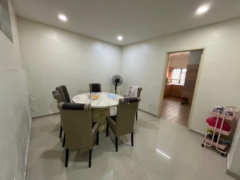 2-storey Terraced House for Sale in Taman Mount Austin (Tebrau) - Lifen . - Dining Room - PropertyGuru.com.my