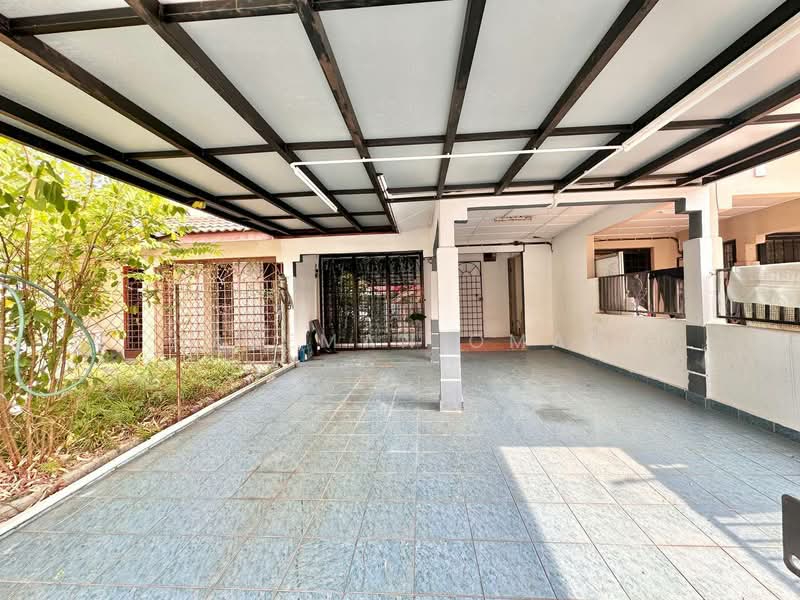 Rumah Teres 2 Tingkat untuk Dijual di Saujana Utama (Selangor) - Hazeman Omar - Exterior - PropertyGuru.com.my