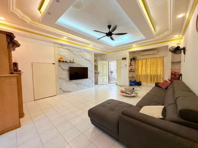 3-storey Terraced House for Sale in Jalan Ipoh (Kuala Lumpur) - KAT NEOH - Living Room - PropertyGuru.com.my