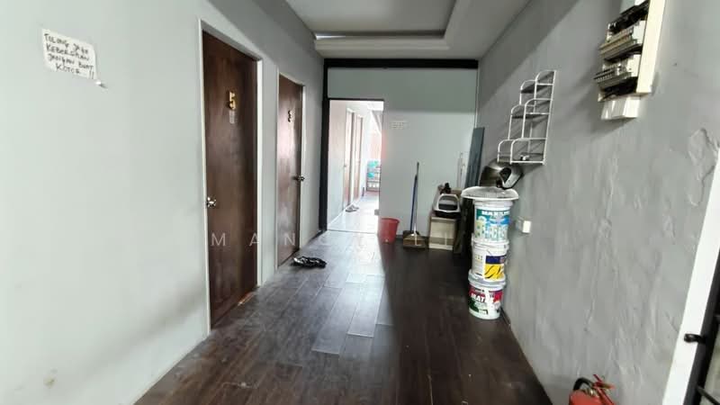 Kedai / Pejabat untuk Dijual di Taman Anggerik (Tampoi) - Mancy Lim - Corridor - PropertyGuru.com.my