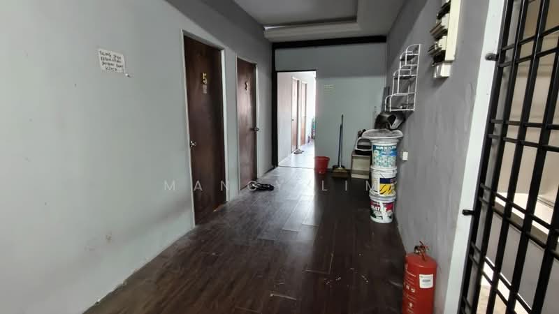 Kedai / Pejabat untuk Dijual di Taman Anggerik (Tampoi) - Mancy Lim - Corridor - PropertyGuru.com.my