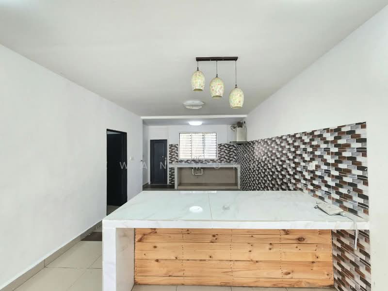 2-storey Terraced House for Sale in Bandar Tasik Puteri (Rawang) - Hazwan Mokhtar - Kitchen - PropertyGuru.com.my