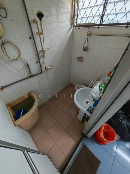 Rumah Teres 1 Tingkat untuk Dijual di Taman Rinting (Masai) - Michelle He - Bathroom - PropertyGuru.com.my