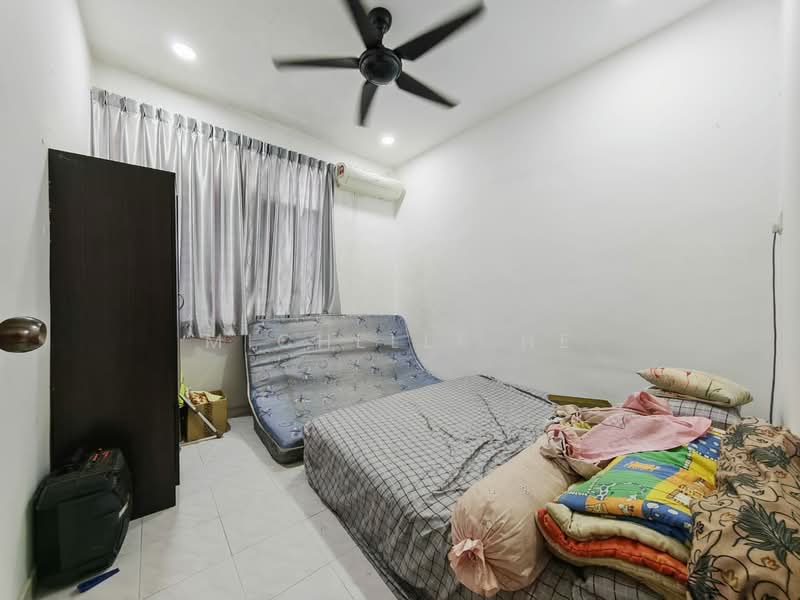 Rumah Teres 1 Tingkat untuk Dijual di Taman Rinting (Masai) - Michelle He - Bedroom - PropertyGuru.com.my
