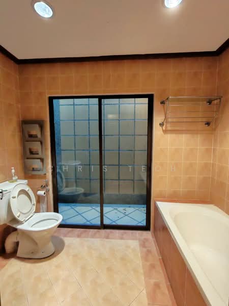Rumah Banglo untuk Disewa di Batu Ferringhi (Penang) - Chris Teoh - Bathroom - PropertyGuru.com.my