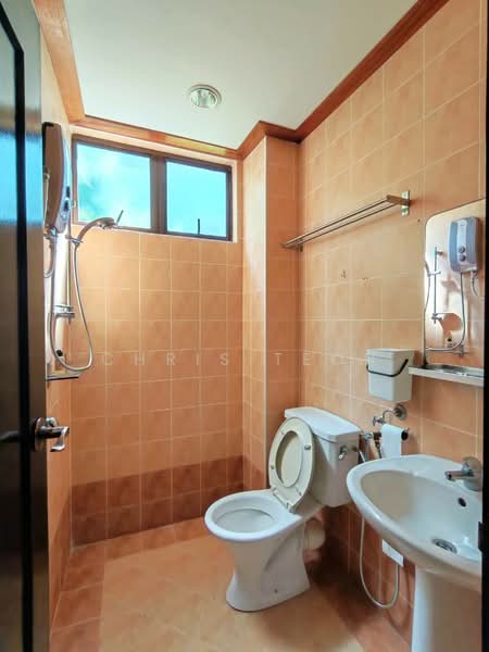 Rumah Banglo untuk Disewa di Batu Ferringhi (Penang) - Chris Teoh - Bathroom - PropertyGuru.com.my