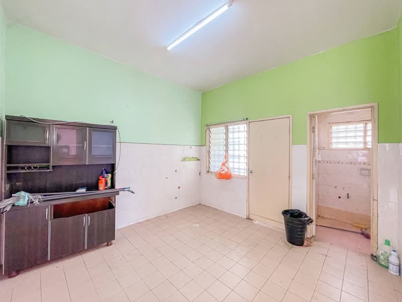 2-storey Terraced House for Sale in Taman Pelangi Semenyih (Semenyih) - Ilman Nahri - Kitchen - PropertyGuru.com.my