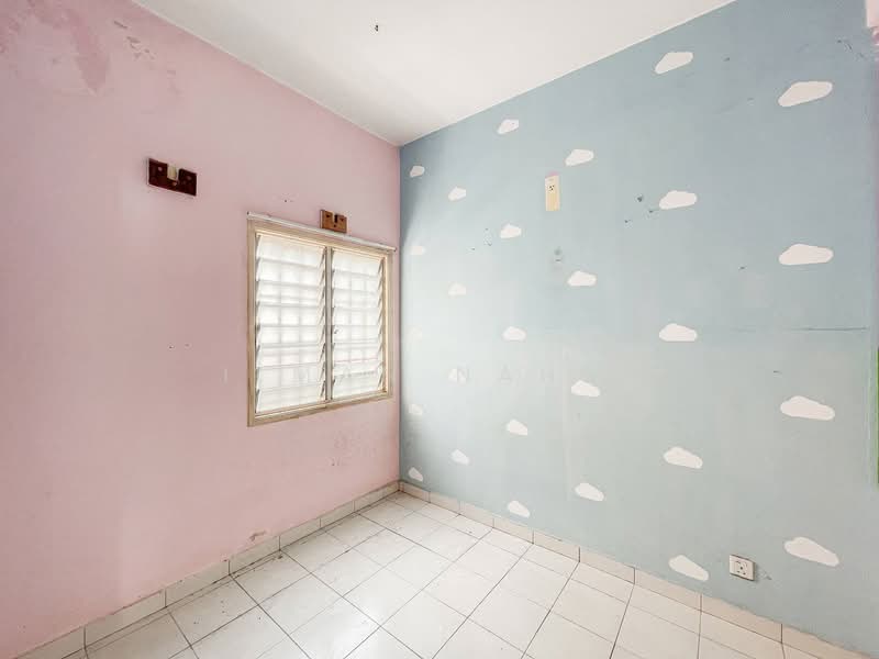 2-storey Terraced House for Sale in Taman Pelangi Semenyih (Semenyih) - Ilman Nahri - Bedroom - PropertyGuru.com.my