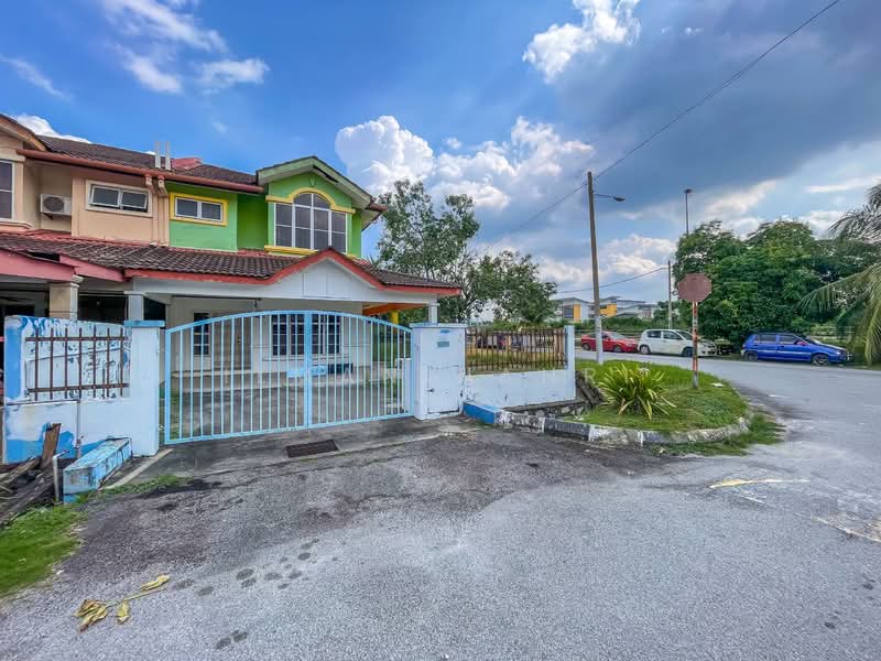 2-storey Terraced House for Sale in Taman Pelangi Semenyih (Semenyih) - Ilman Nahri - Exterior - PropertyGuru.com.my