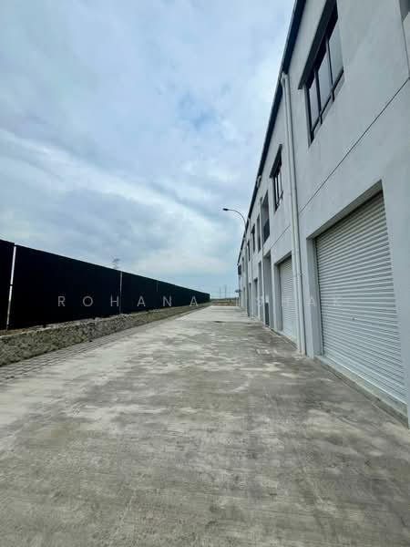 Shop / Office for Rent in Ijok (Selangor) - Rohana Ishak - Exterior - PropertyGuru.com.my