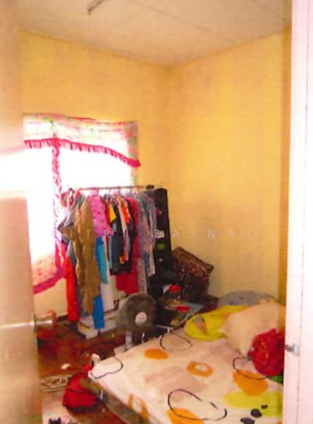 2-storey Terraced House for Sale in Taman Teluk Gedung Indah (Klang) - Fitri Zainal - Bedroom - PropertyGuru.com.my