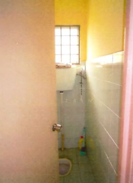 2-storey Terraced House for Sale in Taman Teluk Gedung Indah (Klang) - Fitri Zainal - Bathroom - PropertyGuru.com.my