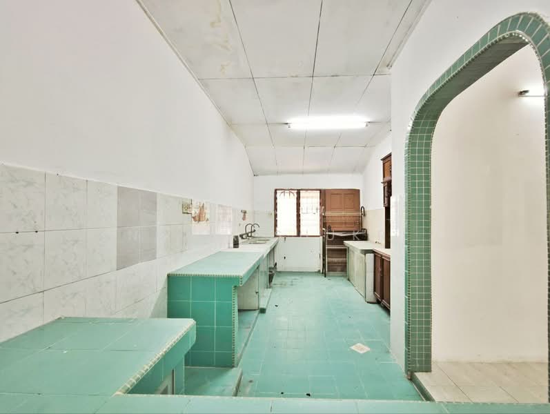 Rumah Teres 1.5 Tingkat untuk Dijual di Seksyen 28, Taman Alam Megah (Shah Alam) - Nadia Shukri - Kitchen - PropertyGuru.com.my