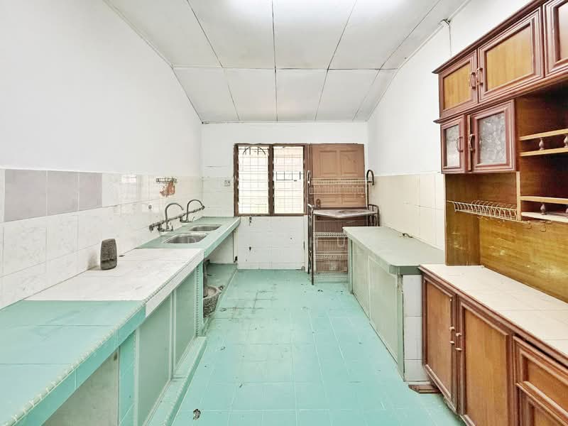 Rumah Teres 1.5 Tingkat untuk Dijual di Seksyen 28, Taman Alam Megah (Shah Alam) - Nadia Shukri - Kitchen - PropertyGuru.com.my