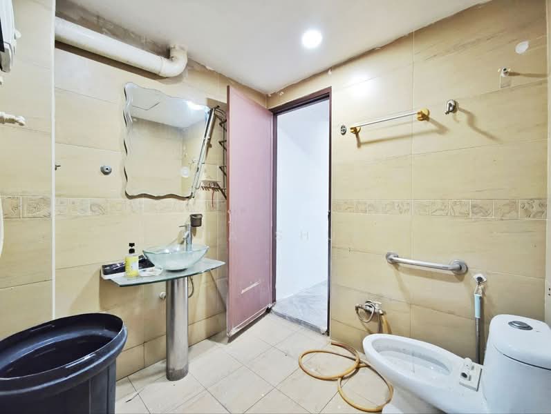 Rumah Teres 1.5 Tingkat untuk Dijual di Seksyen 28, Taman Alam Megah (Shah Alam) - Nadia Shukri - Bathroom - PropertyGuru.com.my