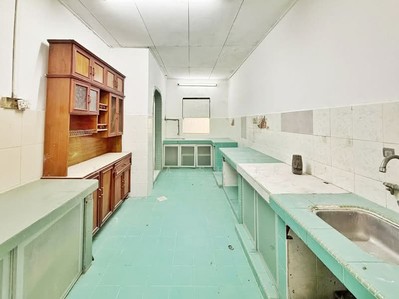 Rumah Teres 1.5 Tingkat untuk Dijual di Seksyen 28, Taman Alam Megah (Shah Alam) - Nadia Shukri - Kitchen - PropertyGuru.com.my