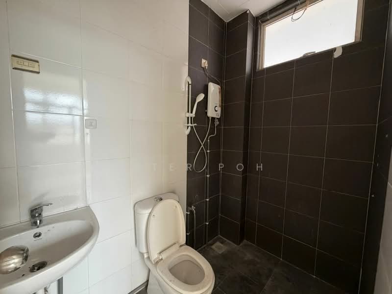 Bungalow for Sale in Taman Senawang Perdana (Senawang) - Ester Poh. - Bathroom - PropertyGuru.com.my