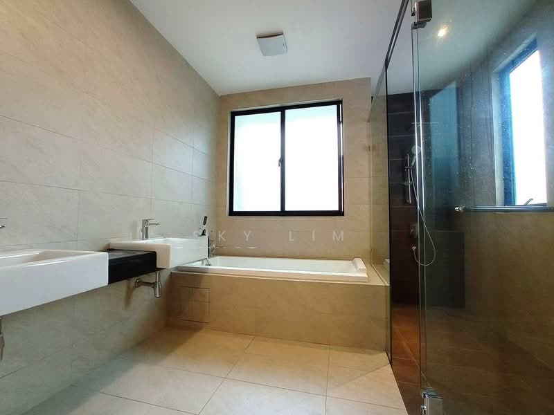 Semi-Detached House for Sale in Bandar Tropicana Aman (Telok Panglima Garang) - Sky Lim - Bathroom - PropertyGuru.com.my
