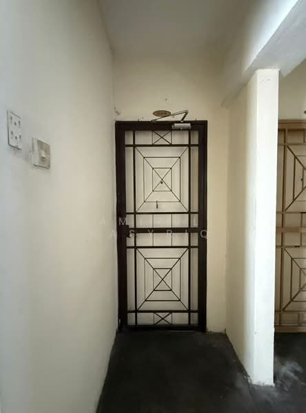 Kondominium untuk Dijual di Pelangi Damansara - Amirul Nasyriq - Entrance - PropertyGuru.com.my