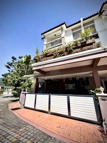 Rumah Teres 3 Tingkat untuk Dijual di Taman Lip Sin (Sungai Dua) - Eugene Tung - Exterior - PropertyGuru.com.my