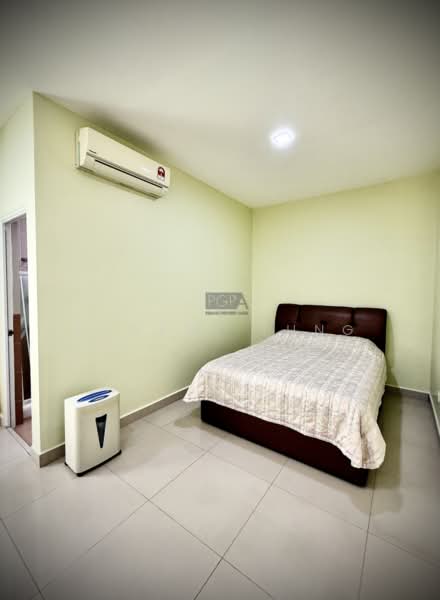 Rumah Teres 3 Tingkat untuk Dijual di Taman Lip Sin (Sungai Dua) - Eugene Tung - Bedroom - PropertyGuru.com.my