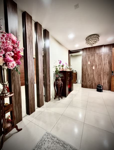 Rumah Teres 3 Tingkat untuk Dijual di Taman Lip Sin (Sungai Dua) - Eugene Tung - Entrance - PropertyGuru.com.my