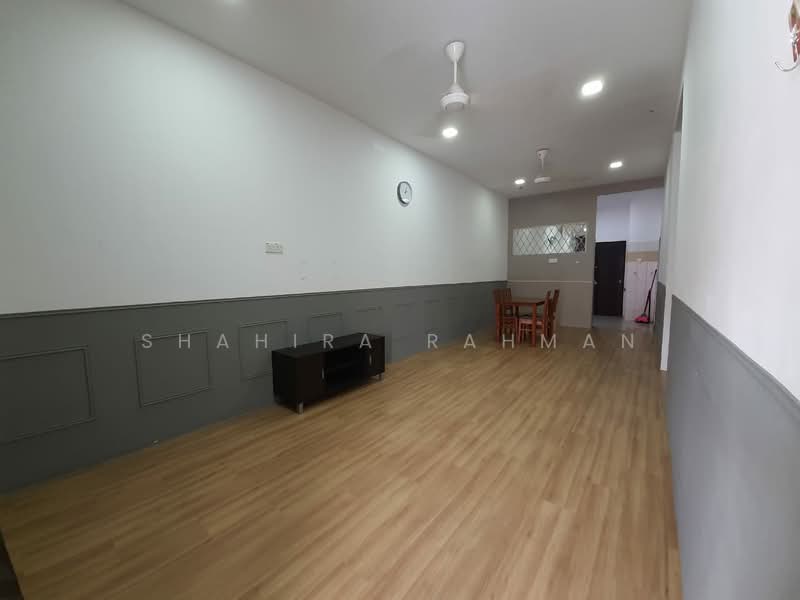 1-storey Terraced House for Sale in Kampung Sungai Soi (Kuantan) - Shahira Rahman - Living Room - PropertyGuru.com.my