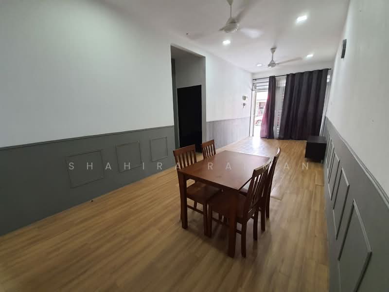 1-storey Terraced House for Sale in Kampung Sungai Soi (Kuantan) - Shahira Rahman - Dining Room - PropertyGuru.com.my