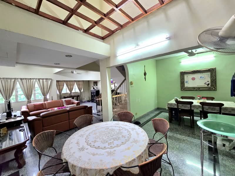 Rumah Teres 2.5 Tingkat untuk Dijual di Seksyen 17 (Petaling Jaya) - Mahirah . - Living Room - PropertyGuru.com.my
